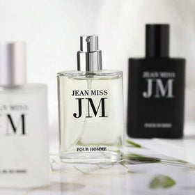 مجموعة من 3 علب هدايا عطرية، "علبة هدايا عطر ميأو ياو جيكينغ"، كل زجاجة تحتوي على 30 مل * 3، سائل عطري بدون لهب، له تأثير منعش ومريح، مناسب جدًا للهدايا. منتج عالي الجودة، له تأثير رائع في إزالة الروائح وتعزيز العطر.