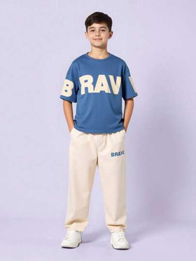 مجموعة من قطعتين للمراهقين الذكور بأسلوب كاجوال كوليج، بلوزة بياقة طاقم مطبوع عليها حرف بتصميم بسيط باللون الأزرق، مناسبة للصيف والرياضة والجري والأنشطة الخارجية والمدرسة والمنزل والاستخدام اليومي، متعددة الاستخدامات وبسيطة