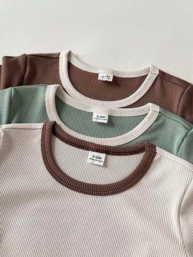 SHEIN 6 قطع/مجموعة بدلة أطفال ولادي كاجوال مكونة من ملابس علوية بأكمام قصيرة وشورت بتصميم ألوان متباينة، مناسبة للخارج والرياضة والاستخدام اليومي