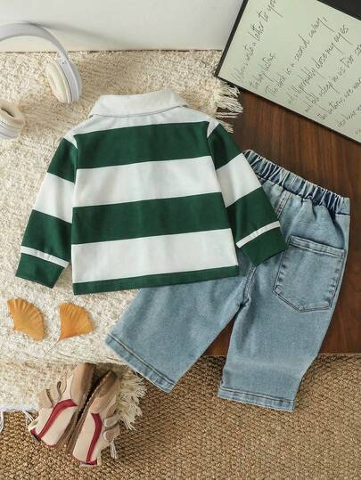 SHEIN Playful Pals مجموعة قميص بولو مخطط رياضي كاجوال وبنطلون جينز أزرق للأطفال الصبية، مع شارة وطباعة أرقام، مناسبة للارتداء مع جاكيت، للرياضة، المدرسة، العطلات، السفر، الشتاء