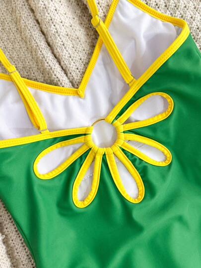 Swim SXY بدلة سباحة كاجوال للنساء موديل ربيع/صيف 2026 بطبعة علم وطني على الكتف وظهر مكشوف مناسبة للشاطئ والعطلات