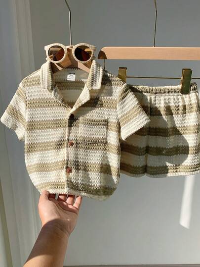 SHEIN مجموعة قميص بولو أكمام قصيرة مخطط وشورت للأطفال حديثي الولادة الجنسين، مناسبة للصيف والأنشطة اليومية، قطعتان