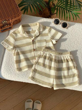 SHEIN مجموعة قميص بولو أكمام قصيرة مخطط وشورت للأطفال حديثي الولادة الجنسين، مناسبة للصيف والأنشطة اليومية، قطعتان