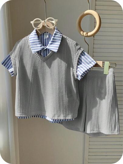 SHEIN 3 قطع طقم سترة كاجوال للأولاد للمدرسة، قميص مخطط، وشورت، مناسب لحفلات عيد الميلاد، الحفلات المسائية، الحفلات، الزفاف، المدرسة، المعمودية، حفلات استقبال المولود، الربيع/الصيف/الخريف