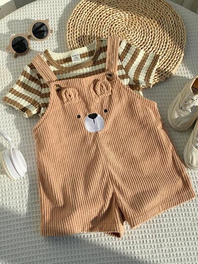 SHEIN مجموعة بنطلون قصير وقميص كاجوال للأطفال البنين/البنات بتصميم كرتوني مخطط، مناسبة للارتداء في الربيع والصيف للمنزل أو الخارج، قطعتان