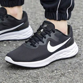 Nike حذاء نايك ريفولوشن 6 نيكست نيتشر منخفض أحادي الطبقة NN مريح متعدد الاستخدامات من الشبك المنسوج منخفض القمة للجري اليومي، وأبيض