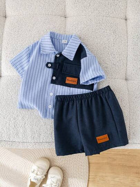SHEIN مجموعة قميص وشورت فضفاض للأطفال الصبية 2 قطعة، بتصميم كوري كاجوال مخطط ومرقع، مناسب لحفلات عيد الميلاد والحفلات المسائية والأعراس وحفلات استقبال المواليد