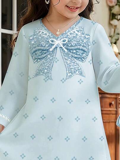 SHEIN فستان كفتان عربي أنيق وأنيق للبنات الصغيرات، بتصميم فيونكة وطراز اللؤلؤ باللون الأزرق الجليدي، مناسب للربيع والصيف اليومي والمناسبات والخروجات، بأكمام طويلة وطراز عربي أنيق وأنيق