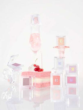 HOLIKA HOLIKA ظلال العيون المفضلة لدي ذات البريق، 002 فتات العنب، ملمس مسحوق خفيف الوزن، مدمج بسلاسة، لون دائم، بحجم جيب، تطبيق بأطراف الأصابع، لا يتكتل، إعادة لمسه في أي وقت، ضروري للسفر، فعال في تقليل التورم، مكياج بسيط في 5 دقائق، مستحضرات تجميل كورية،