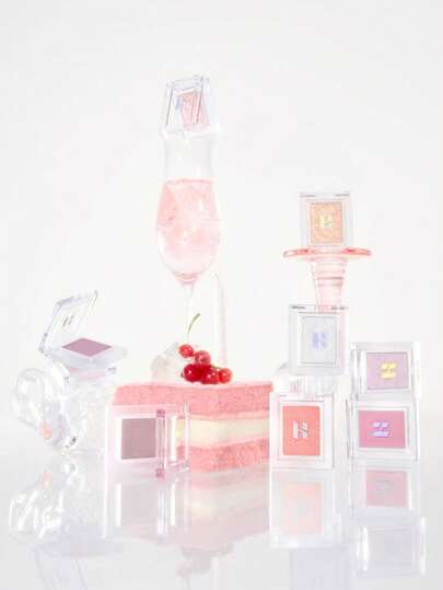 HOLIKA HOLIKA ظلال العيون المفضلة لدي ذات البريق، 002 فتات العنب، ملمس مسحوق خفيف الوزن، مدمج بسلاسة، لون دائم، بحجم جيب، تطبيق بأطراف الأصابع، لا يتكتل، إعادة لمسه في أي وقت، ضروري للسفر، فعال في تقليل التورم، مكياج بسيط في 5 دقائق، مستحضرات تجميل كورية،