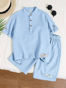 SHEIN ملابس كاجوال عطلة للفتى المراهق بطراز كوري بياقة مندرين وسحاب نصفي وأكمام قصيرة مع شورت مطبوع مجموعة من قطعتين