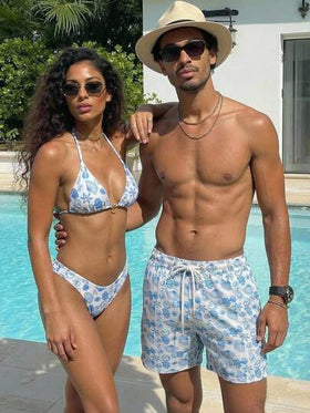 Manfinity Swimmode شورت شاطئ فضفاض بخصر رباط وجيوب مائلة، بطبعة كائنات بحرية على الجميع، لأسلوب الإجازات الصيفية الكاجوال للرجال