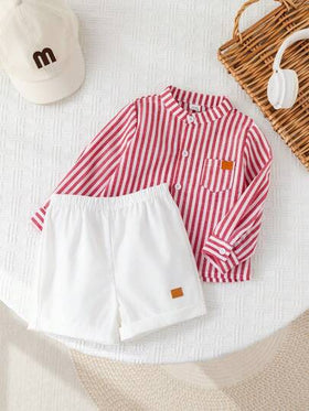 SHEIN قطعتان ملابس للأطفال الصبيان للربيع/الصيف، قميص كاجوال بياقة مخططة بأكمام طويلة وبدلة أبيض بأكمام قصيرة، مناسبة لحفلات عيد الميلاد والحفلات المسائية والأعراس وحفلات استقبال المولود الجديد وعيد الميلاد الأول