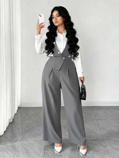 SHEIN Tall CURVE بدلة قفزة نسائية عصرية بقياسات كبيرة، ذات فتحة رقبة عميقة على الصدر وأزرار متعددة في المنتصف وحاشية غير متماثلة بدون أكمام، مناسبة للربيع/الصيف، العودة للمدرسة، العطلات، التخرج، أعياد الحب، عيد الميلاد، المهرجانات الموسيقية، عيد الأم، اله