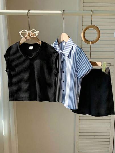 SHEIN 3 قطع طقم سترة كاجوال للأولاد للمدرسة، قميص مخطط، وشورت، مناسب لحفلات عيد الميلاد، الحفلات المسائية، الحفلات، الزفاف، المدرسة، المعمودية، حفلات استقبال المولود، الربيع/الصيف/الخريف