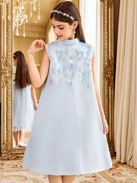 SHEIN فستان أنيق بدون أكمام للفتيات المراهقات، بتصميم خط A مزين بفراشة 3D مرصعة بالراين ستون، فستان أميرة صغيرة، فستان موسم الزفاف، فستان فتاة الزهور، باللون الأزرق