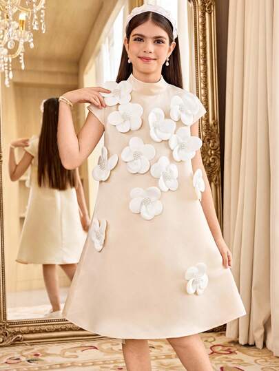 SHEIN فستان قصير بأكمام قصيرة للبنات المراهقات، بتصميم أنيق وألوان سادة، مزين بزهور ثلاثية الأبعاد، مناسب للارتداء اليومي والعودة إلى المدرسة
