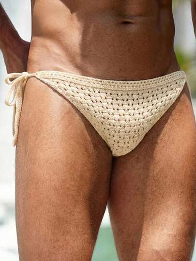 Manfinity Swimmode سراويل سباحة مثلثة للرجال بتصميم كاجوال مفرغة، سراويل سباحة بخصر مطاطي مزخرفة بالكروشيه للشاطئ والعطلات، بدلات سباحة رجالية، هدايا عيد الحب للرجال