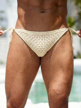 Manfinity Swimmode سراويل سباحة مثلثة للرجال بتصميم كاجوال مفرغة، سراويل سباحة بخصر مطاطي مزخرفة بالكروشيه للشاطئ والعطلات، بدلات سباحة رجالية، هدايا عيد الحب للرجال
