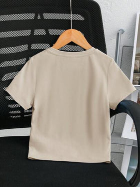 SHEIN قميص تي شيرت قصير الأكمام مريح للأولاد في الصيف للعطلات والتنقل، مطبوع بحرف وشجرة النخيل