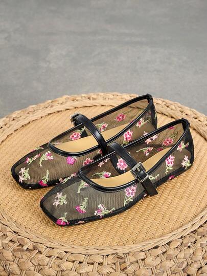 أحذية ماري جين سوداء للنساء بمقاسات كبيرة، إصدار صيف 2026 الجديد متعدد الاستخدامات، بكعب منخفض، مطرزة بشكل بسيط، قابلة للتهوية، مناسبة للارتداء اليومي في الهواء الطلق، مريحة