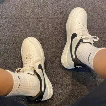 Nike حذاء رياضي رجالي جديد AIR FORCE 1 GTX سهل الارتداء ومقاوم للتآكل