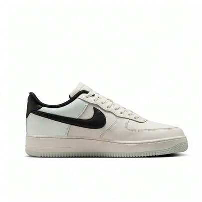Nike حذاء رياضي رجالي جديد AIR FORCE 1 GTX سهل الارتداء ومقاوم للتآكل