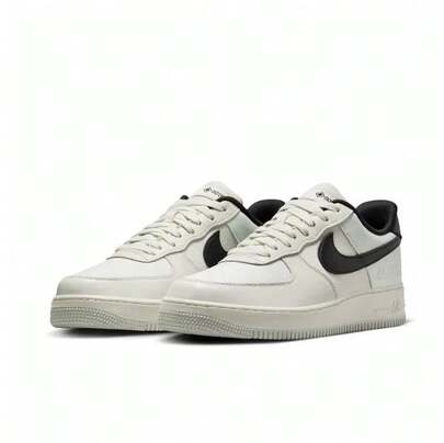 Nike حذاء رياضي رجالي جديد AIR FORCE 1 GTX سهل الارتداء ومقاوم للتآكل