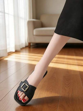 صنادل نسائية سوداء، صنادل نسائية جديدة، صنادل نسائية سوداء بإبزيم مربع، صنادل نسائية للشاطئ، صنادل نسائية للعطلات، صنادل نسائية مسطحة، صنادل نسائية مريحة، أحذية نسائية أنيقة، أحذية صيفية، أحذية شرائح، صنادل صيفية، شبشب نسائي، صنادل، صنادل سوداء، خفيفة الو