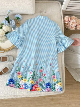 SHEIN فستان كاجوال للفتيات المراهقات مزين بخطوط منسوجة وزهور صغيرة