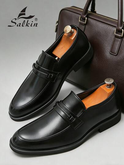 Salkin أحذية رجالية فاخرة عتيقة الطراز بتصميم مزين بالكعب الجانبي والرقعة المربعة، من جلد ناعم وقابل للتنفس باللون الأسود، أحذية رسمية بأصابع مدببة مناسبة للرجال في المناسبات الاجتماعية والأعمال والحفلات والزفاف. مناسبة للمواعيد الرومانسية وهدايا الأعياد