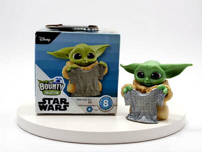 Hasbro هدايا بيبي يودا، شكل عمل بيبي يودا 2.2 بوصة، دمية بيبي يودا، تذكار ديكور المكتب للكبار