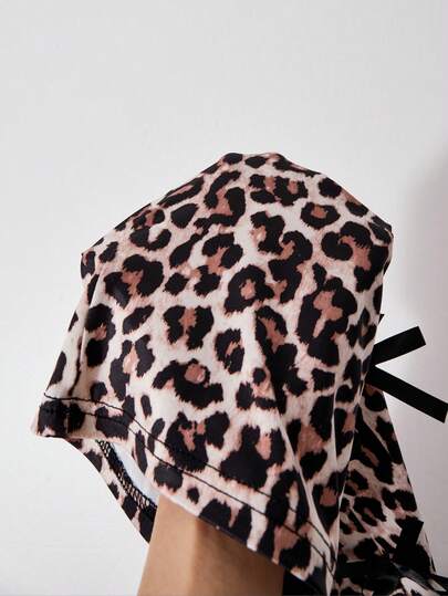 SHEIN Sparklyn مجموعة من قطعتين للبنات تتكون من توب كامي مضلع مع بنطلون مستقيم الساق مطبوع برسم نمر رقمي، مزين بفيونكة ثلاثية الأبعاد، بطراز أمريكي كاجوال رجعي، مناسب للارتداء اليومي في الربيع والصيف