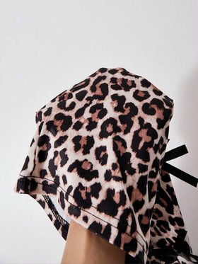 SHEIN Sparklyn مجموعة من قطعتين للبنات تتكون من توب كامي مضلع مع بنطلون مستقيم الساق مطبوع برسم نمر رقمي، مزين بفيونكة ثلاثية الأبعاد، بطراز أمريكي كاجوال رجعي، مناسب للارتداء اليومي في الربيع والصيف
