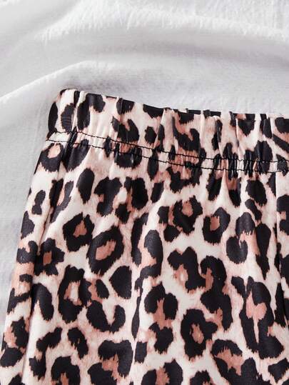 SHEIN Sparklyn مجموعة من قطعتين للبنات تتكون من توب كامي مضلع مع بنطلون مستقيم الساق مطبوع برسم نمر رقمي، مزين بفيونكة ثلاثية الأبعاد، بطراز أمريكي كاجوال رجعي، مناسب للارتداء اليومي في الربيع والصيف
