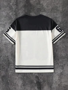 SHEIN Coolqubz تي شيرت كاجوال للأولاد بأكمام قصيرة وياقة مستديرة، مطبوع عليه أرقام وحروف وطباعة غرافيتي، مناسب لرياضة كرة السلة، للاستخدام على مدار السنة