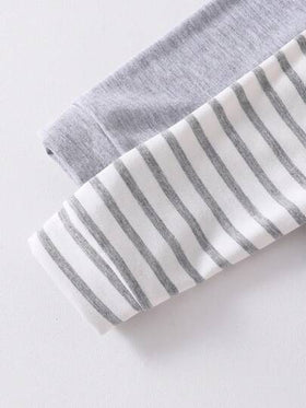 SHEIN Vintaside Kids 2 قطعة رومبير أطفال حديثي الولادة بلون أحادي واخرى مخططة