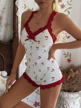 SHEIN جمبسوت نوم مثيرة للنساء مع طبعة الكرز وتصميم ظهر مفتوح مزين بالدانتيل المتباين