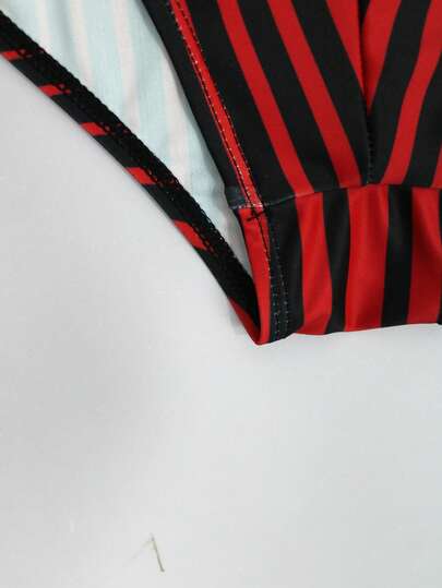 Manfinity Swimmode سروال سباحة مخطط للرجال