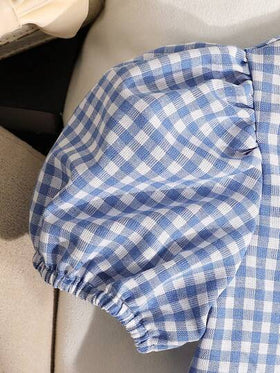 SHEIN مجموعة قميص وشورت للفتاة الشابة بياقة مستديرة وأكمام منتفخة مع زخرفة الكشكشة والفيونكة، مريحة وكاجوال، قطعتان