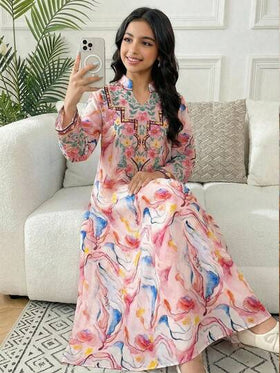 SHEIN رداء فضفاض بأكمام ثلاثة أرباع مع تقسيم الذيل بطبعة رجعية للفتيات المراهقات، باللون الأزرق والأخضر
