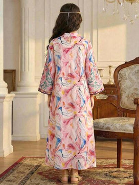 SHEIN رداء فضفاض بأكمام ثلاثة أرباع مع تقسيم الذيل بطبعة رجعية للفتيات المراهقات، باللون الأزرق والأخضر
