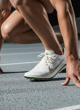 Nike حذاء سبايك جري وركض مسافات طويلة من نايك دراجونفلاي 2 إليت، مريح ومتعدد الاستخدامات وداعم، قصير الكاحل، للرجال