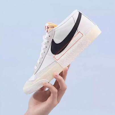 Nike حذاء رياضي رجالي من طراز BLAZER LOW PRO CLUB