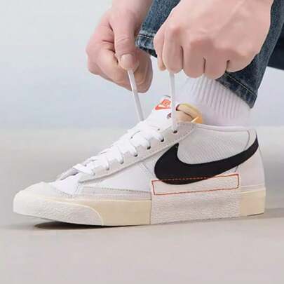 Nike حذاء رياضي رجالي من طراز BLAZER LOW PRO CLUB