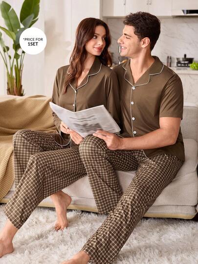 SHEIN طقم بيجامة رجالي مطبوع بنقشة المربعات مع ياقة وأزرار زينة، طقم كاجوال للأزواج