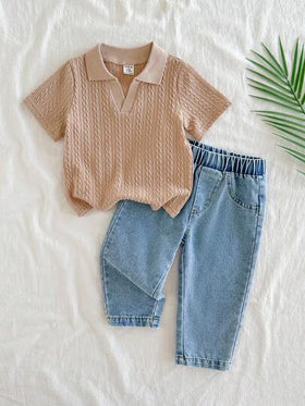 SHEIN Vintaside Kids مجموعة ملابس علوية كاجوال قصير الأكمام مع طوق للأطفال الصغار مقترنة مع بنطلون جينز مغسول عصري، مناسبة للارتداء اليومي، التخييم العائلي، الطعام أو التسوق