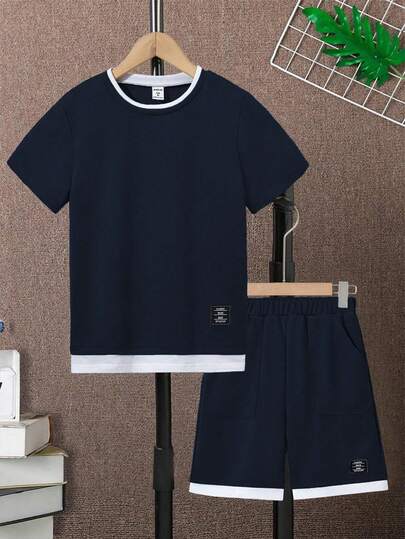 SHEIN Mirajuku طقم قصير الأكمام وشورت كاجوال للأولاد المراهقين مطبوع عليه حروف