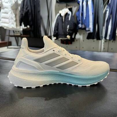 Adidas حذاء جري PUREBOOST 5 TR الجديد للرجال خفيف الوزن وشبكي يسمح بمرور الهواء