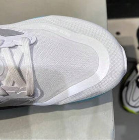 Adidas حذاء جري PUREBOOST 5 TR الجديد للرجال خفيف الوزن وشبكي يسمح بمرور الهواء